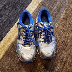Brooks shoes